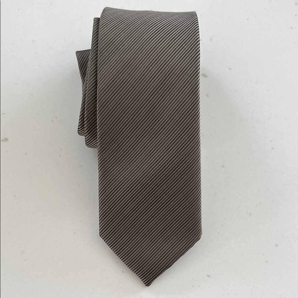 Van Heusen Black and Gray Diagonal Striped Tie